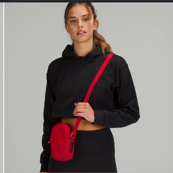 Lululemon Future Legacy Crossbody Bag/ Red - Picture 2 of 6